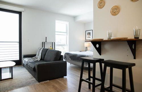 Luxury Apartment With The Hollywood Hills View - Photo 3