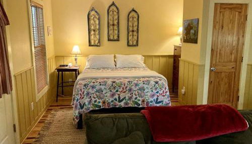 Rustic Cabin on 28-Acre Property in the Foothills of the Blue Ridge Mountains - Foto 4