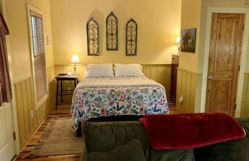 Rustic Cabin on 28-Acre Property in the Foothills of the Blue Ridge Mountains - Foto 4