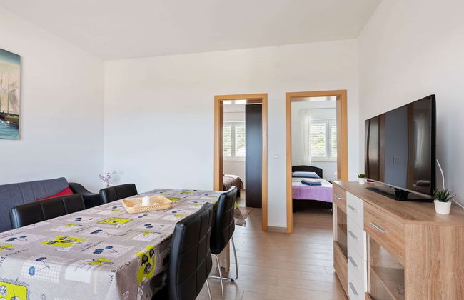 Simplistic Apartment in Neviđane near Sea Beach - Foto 16