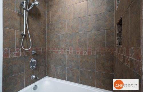 Lake Life Getaway - Condo near downtown! - Foto 20