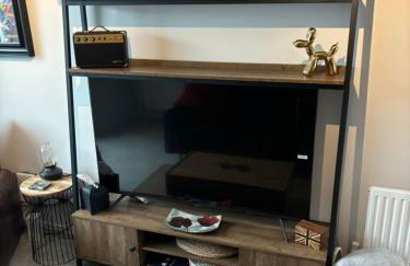 Redwing Retreat Bicester Village - Stylish Retreat Steps from the Shops - 2 Bed House with Garden and Parking - Foto 28