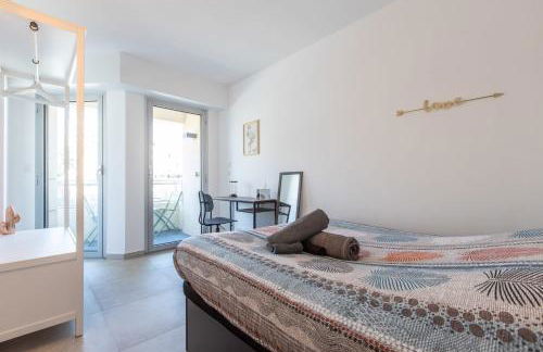 LB Vacation Rentals I Cannes Center, Renovated Apartment with Balcony, Ideal for Holidays or Congress! - Photo 29