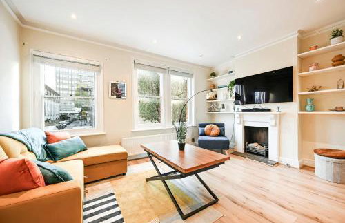 Modern 2BR Apartment for Contractors, Balcony & Fast Wi-Fi, W6 - Foto 41