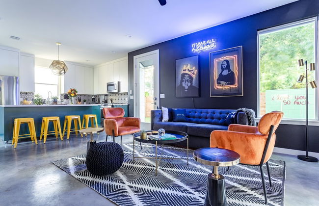 Disco Den w Hot Tub 6 min Walk to Rainey St - Foto 12