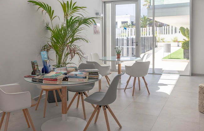 Carihuela Suites - Photo 19