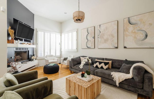 Hollywood Hills Sunset Strip Home w Hottub - Photo 1