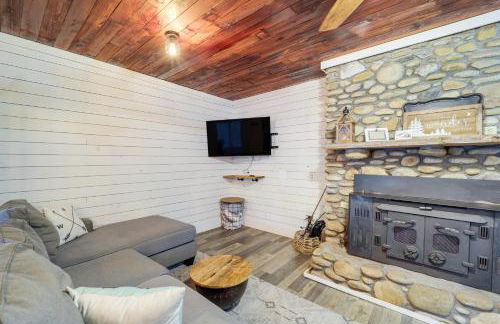 Rural Outdoor Oasis! Edgemont Cabin with Fire Pit - Foto 10