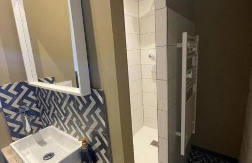 Gîte de Charme à Avoine avec Spa Privé et Jardin - FR-1-381-621 - Foto 28