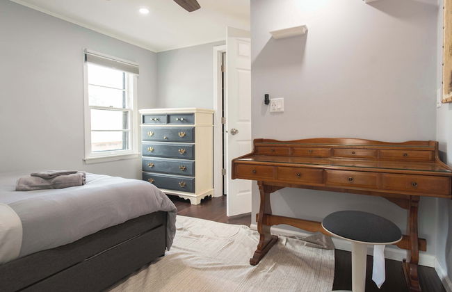 Its Showtime Historic Downtown Geneva Escape! - Foto 8