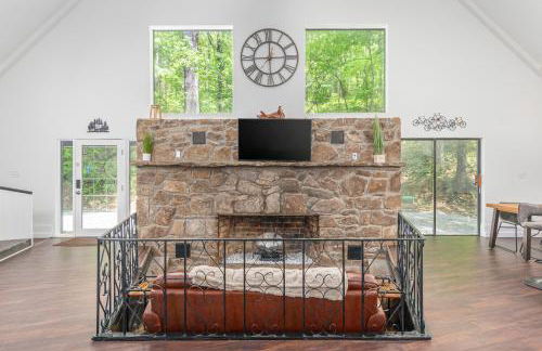 Renovated Barn in the Woods with Hot Tub - Foto 14