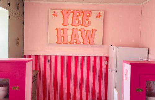 Barbie-1Bed1BathKitchDeckGrill-Sleeps Up to 4 - Foto 11