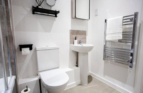 #57 Central Taunton 2BR APT - Sleeps 6 - 5 mins to Taunton Player Ready 2 - "Perfect For Contractors and Families - Free Parking" - Foto 42