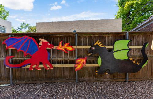 Castle Stay by Gathering Place Hot Tub & Fire Pit - Foto 72