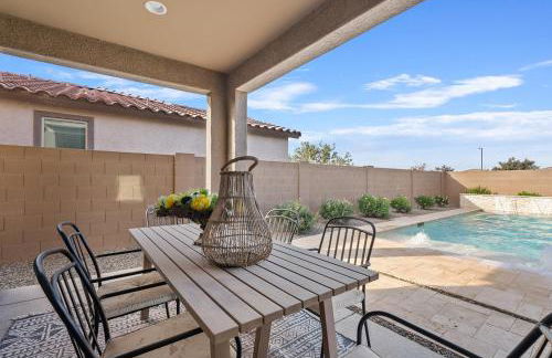 Luxe Queen Creek Home with Pool, Yard, Work Station - Photo 34