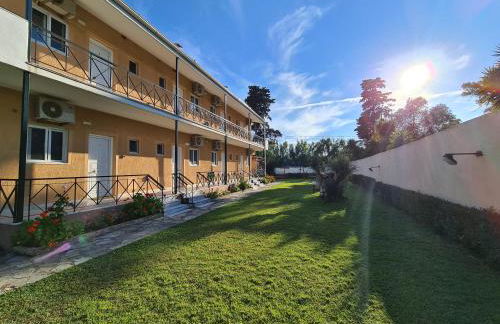 Hotel Kalamitsi Apartments - Photo 10