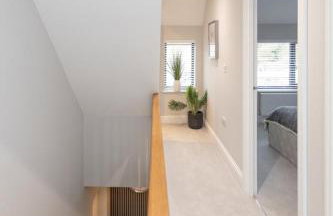 New, modern 4 bed, 3 bath house ,free parking - Foto 20