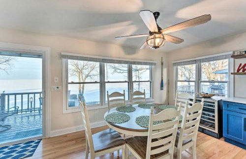 Lakefront Home with Gorgeous Sunsets, Kayaks, and Pier - Foto 7