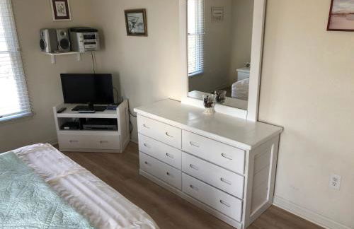 Pets OK Rest A Shored A Secure and Comfortable Home Flat Screen T Vs In All Rooms Fully Stocked With Plenty Of Amenities Private Inground Pool Gas Fireplace Rents Sat to Sat Full Weeks only - Foto 10