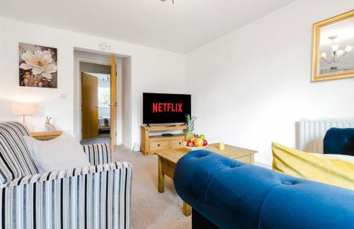 2BR Flat Near City Centre with Free Parking - Foto 11