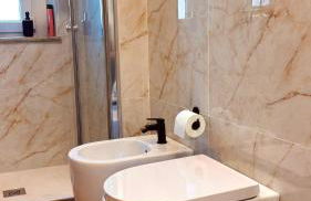 Caldo bilocale con metro sotto casa - Foto 4