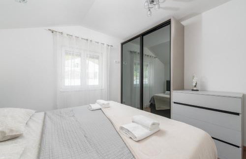 Luxury Villa Kristina with Heated Pool near Omis for 12 Guests - Foto 5