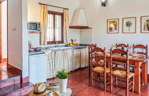 Cozy Home In Estepa With Kitchen - Photo 4