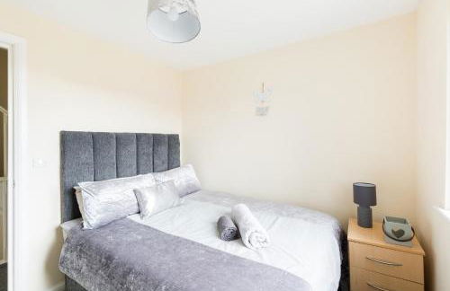 5 bed house with free parking in quiet location - Photo 16