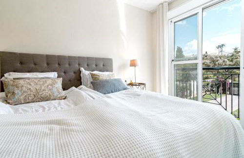 Sensational and Exotic 3-Bedroom Retreat in Nueva Andalucia with a Palm Garden - Foto 35