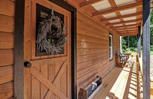 The Heartwood Hideaway-Charming Cabin Getaway-Trails, Creek, and Starry Nights - Foto 33