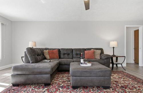 Charm and Old Florida Vibe , Heated Pool & Spa - Villa Parisian Paradise - Roelens - Photo 23