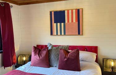 Otter 2 Lodge - Private Hot Tub- Dog Friendly - Wiltshire-Bristol - Foto 7