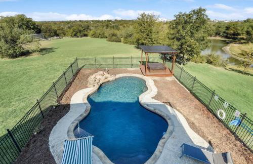 Modern Home - 1 Acre Lot w Pool Patios Jacuzzi - Foto 2