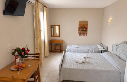 Des Roses Hotel - Photo 47