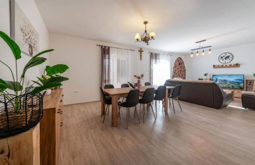 Villa Marić, a charming villa with a beautiful poolside - Foto 21