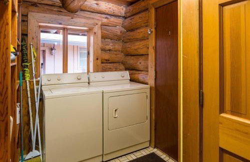 Sisters Dream Inn - Photo 15