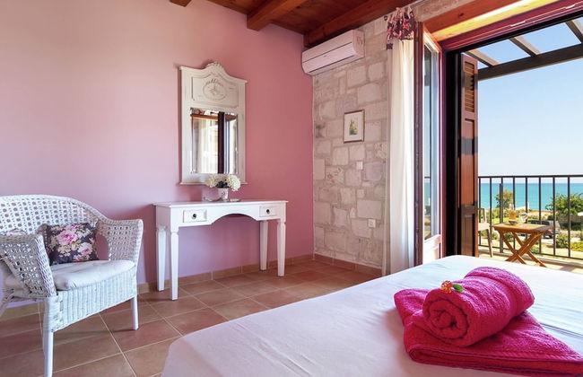 Villa in Kamisiana With Private Pool & Beach - Photo 3