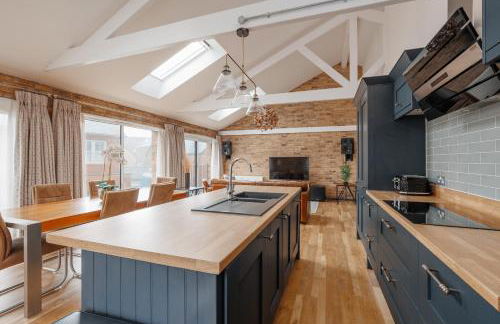 Chalice Close by Grandeur Property - Foto 3