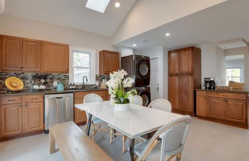 Great for Gatherings! Charming Woodbridge Duplex - Photo 8