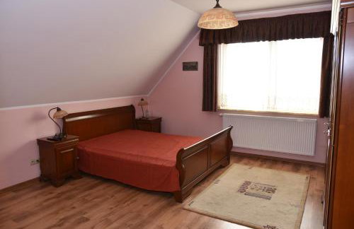 Dom z widokiem na jezioro i domek nad jeziorem - Foto 9