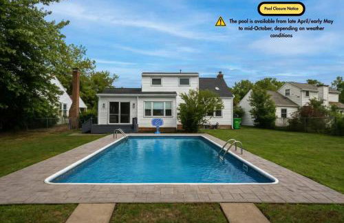 4 Bedroom Pool and Hot Tub Home Near Cleveland - Photo 77