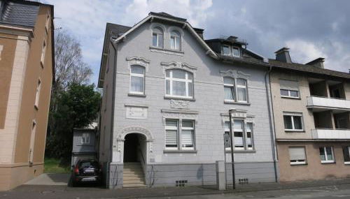 Großzügige Altbauwohnung mitten in der City - Foto 2