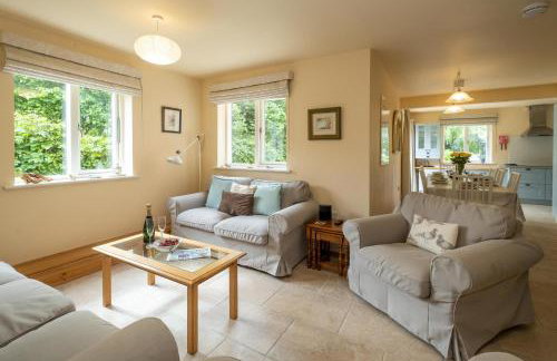 Willow House in Knodishall, Sleeps 7 - Only a short drive from Aldeburgh, Thorpeness & Snape Maltings - Managed by Aldeburgh Coastal Cottages - Foto 4