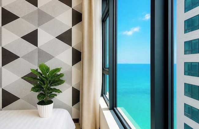 HQH Sea View Apartment - Photo 21
