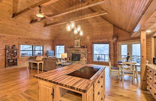 Charming Cabin with Hot Tub, Fire Pit and Views! - Foto 11