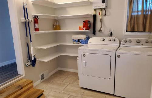 3 Bed, 2 Bath, Waterfront, Dock, Large Driveway - Foto 26