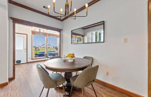 Golf-Side Luxe Escape Sleeps 13 Hot Tub & Theater - Foto 16