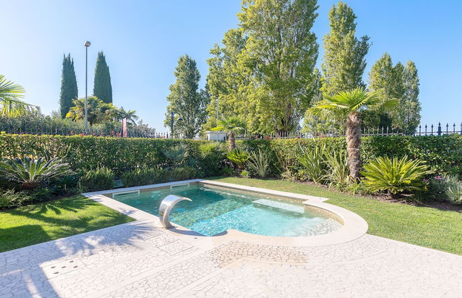 Luxury Lakefront Catullo with pool - Photo 68