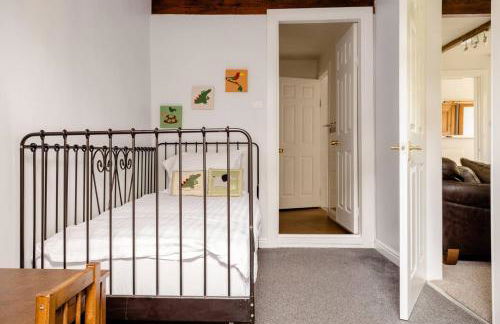 Oldmill-2bed-sleeps6-hottub-privategarden - Foto 7