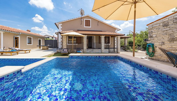 Family retreat House Begonija with pool and BBQ - Foto 2, Imagen principal